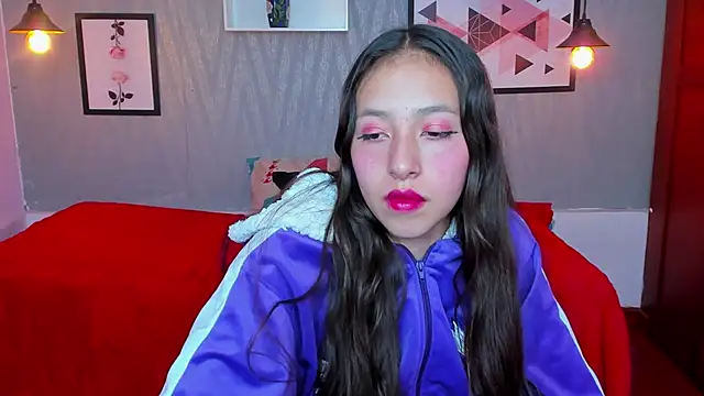 Snapshot of Valeria_roussi chatting on 01-18-25, 07:37 Valeria roussi online show from 01-18-25, 07:37