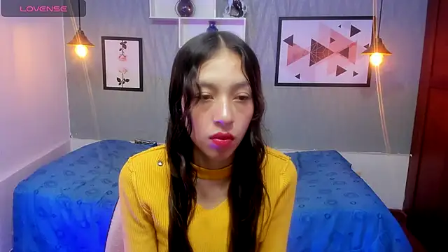 Snapshot of Valeria_roussi chatting on 10-28-25, 01:54 Valeria roussi online show from 10-28-25, 01:54