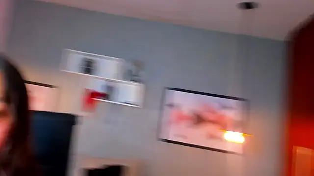 Snapshot of Valeria_roussi chatting on 12-23-24, 02:28 Valeria roussi online show from 12-23-24, 02:28