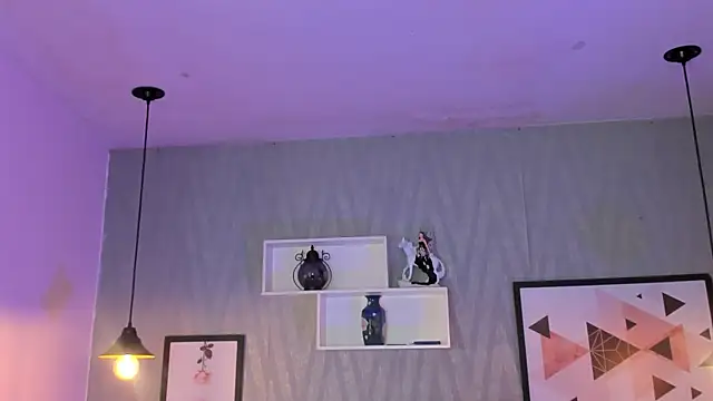 Snapshot of Valeria_roussi chatting on 12-27-24, 02:01 Valeria roussi online show from 12-27-24, 02:01