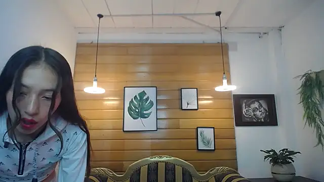 Snapshot of Valeria_roussi chatting on 02-19-25, 02:01 Valeria roussi online show from 02-19-25, 02:01