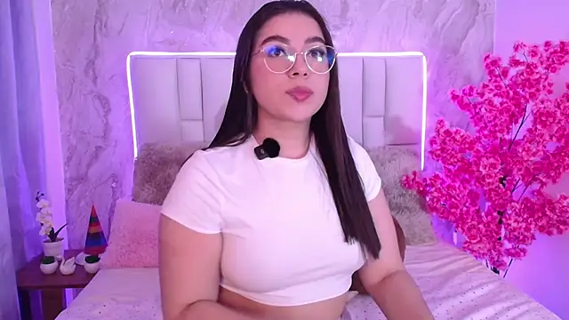 Snapshot of IsabellaAnngel chatting on 05-06-26, 09:52 IsabellaAnngel online show from 05-06-26, 09:52