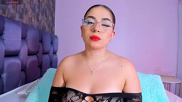 Snapshot of IsabellaAnngel chatting on 09-19-25, 12:36 IsabellaAnngel online show from 09-19-25, 12:36