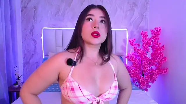 Snapshot of IsabellaAnngel chatting on 05-21-26, 11:02 IsabellaAnngel online show from 05-21-26, 11:02