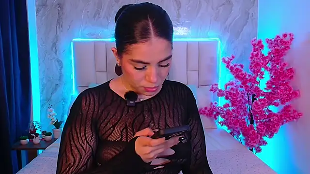 Snapshot of IsabellaAnngel chatting on 06-07-26, 04:28 IsabellaAnngel online show from 06-07-26, 04:28