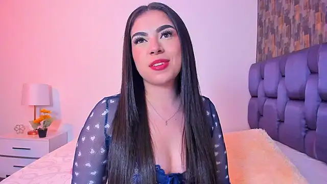 Snapshot of IsabellaAnngel chatting on 03-18-25, 11:20 IsabellaAnngel online show from 03-18-25, 11:20