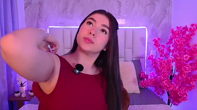 Snapshot of IsabellaAnngel chatting on 05-14-26, 11:13 IsabellaAnngel online show from 05-14-26, 11:13