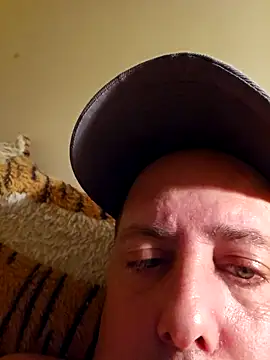 Snapshot of HeteroHotGuy1 chatting on 10-03-25, 12:03 HeteroHotGuy1 online show from 10-03-25, 12:03