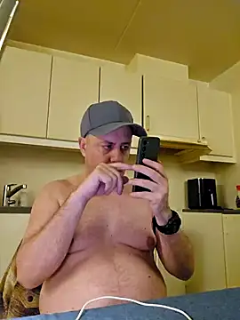 Snapshot of HeteroHotGuy1 chatting on 01-16-25, 02:51 HeteroHotGuy1 online show from 01-16-25, 02:51