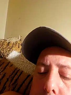 Snapshot of HeteroHotGuy1 chatting on 10-03-25, 08:54 HeteroHotGuy1 online show from 10-03-25, 08:54