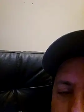 Snapshot of HeteroHotGuy1 chatting on 09-29-25, 10:59 HeteroHotGuy1 online show from 09-29-25, 10:59