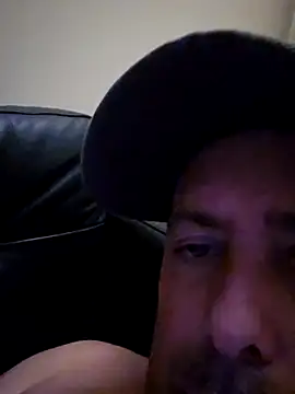 Snapshot of HeteroHotGuy1 chatting on 09-09-25, 09:35 HeteroHotGuy1 online show from 09-09-25, 09:35