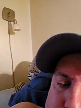 Snapshot of HeteroHotGuy1 chatting on 01-27-25, 10:05 HeteroHotGuy1 online show from 01-27-25, 10:05