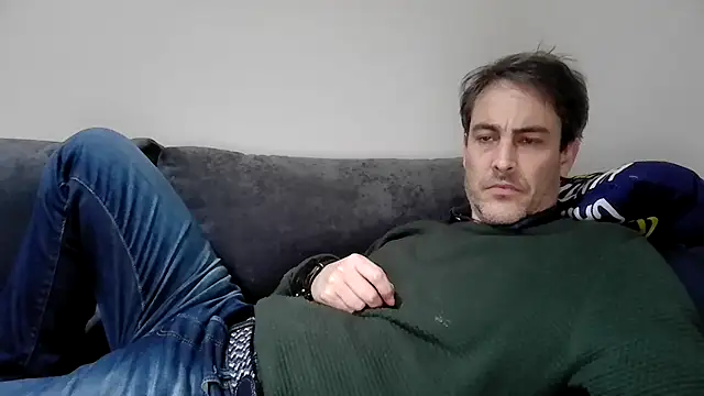 Snapshot of basquehotboy chatting on 01-09-25, 09:58 basquehotboy online show from 01-09-25, 09:58