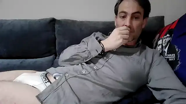 Snapshot of basquehotboy chatting on 01-28-25, 11:39 basquehotboy online show from 01-28-25, 11:39