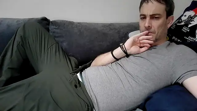 Snapshot of basquehotboy chatting on 02-07-25, 05:18 basquehotboy online show from 02-07-25, 05:18