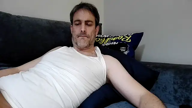 Snapshot of basquehotboy chatting on 03-16-25, 01:49 basquehotboy online show from 03-16-25, 01:49