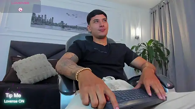 Damian23   online show from 11-06-25, 10:19