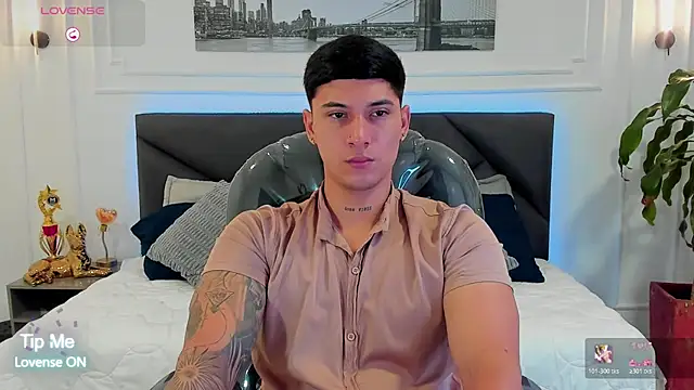 Snapshot of Damian23__ chatting on 02-16-26, 01:21 Damian23 online show from 02-16-26, 01:21