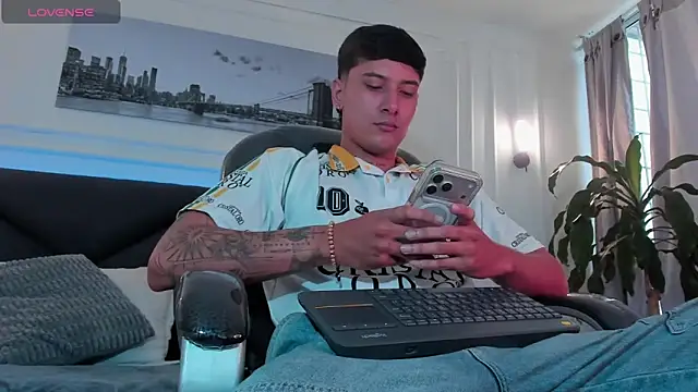 Damian23   online show from 03-27-26, 02:18