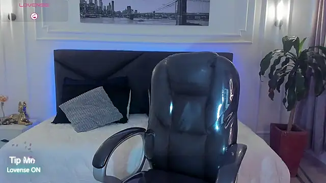 Snapshot of Damian23__ chatting on 02-08-26, 12:58 Damian23 online show from 02-08-26, 12:58