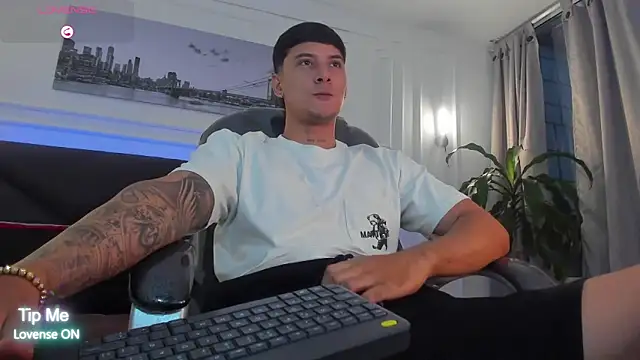 Damian23   online show from 03-12-26, 11:03