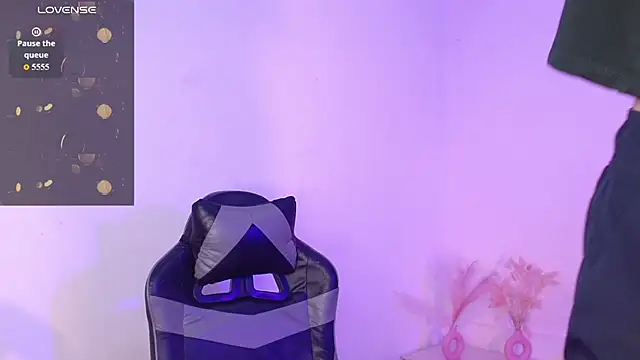 Alexx tc online show from 10-15-25, 04:37