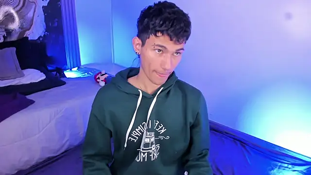 Snapshot of Alexx_tc chatting on 02-28-26, 02:11 Alexx tc online show from 02-28-26, 02:11