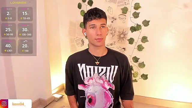 Snapshot of Alexx_tc chatting on 02-13-26, 02:33 Alexx tc online show from 02-13-26, 02:33