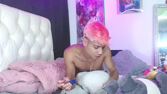 Snapshot of Sexys_Boys_Hot1 chatting on 01-31-25, 01:33 Sexys Boys Hot1 online show from 01-31-25, 01:33