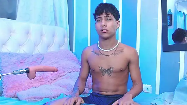 Snapshot of Sexys_Boys_Hot1 chatting on 01-15-25, 08:41 Sexys Boys Hot1 online show from 01-15-25, 08:41