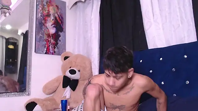 Snapshot of Sexys_Boys_Hot1 chatting on 09-26-25, 01:23 Sexys Boys Hot1 online show from 09-26-25, 01:23