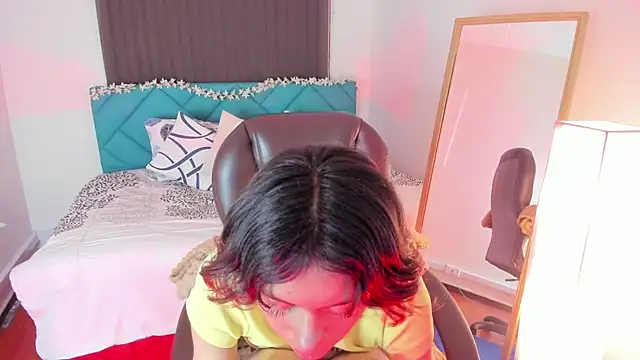 Kat cute  online show from 10-12-25, 04:14