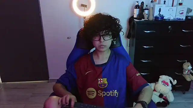 thomascooper7 online show from 10-26-25, 07:03