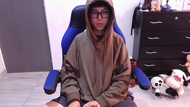 thomascooper7 online show from 12-19-25, 06:54