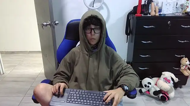 thomascooper7 online show from 03-25-26, 07:24