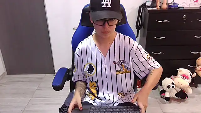 thomascooper7 online show from 11-30-25, 07:36