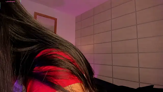 Snapshot of Christine_Laam chatting on 05-15-26, 12:14 Christine Laam online show from 05-15-26, 12:14