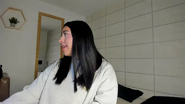 Christine Laam online show from 04-07-26, 11:56