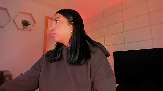 Christine Laam online show from 11-26-25, 12:05