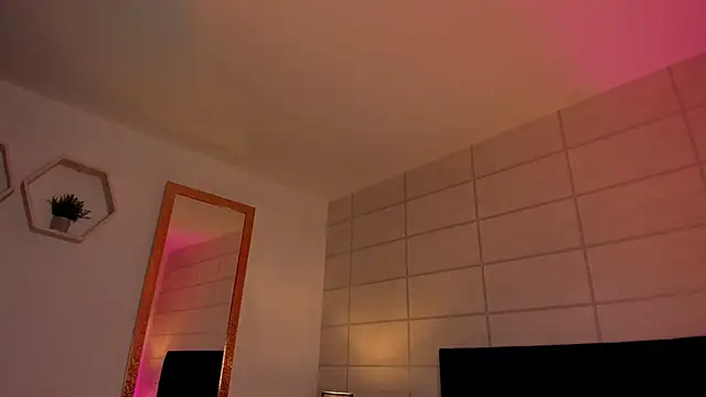 Christine Laam online show from 02-17-26, 12:13