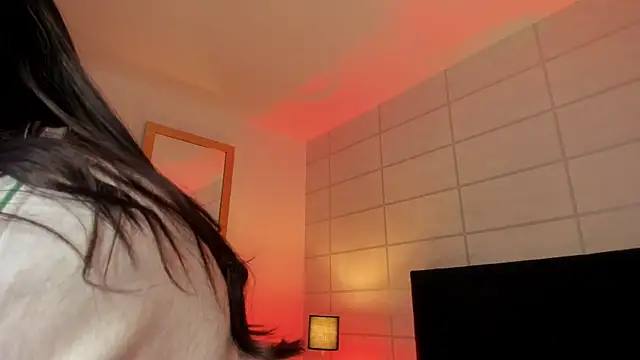 Christine Laam online show from 11-05-25, 12:08