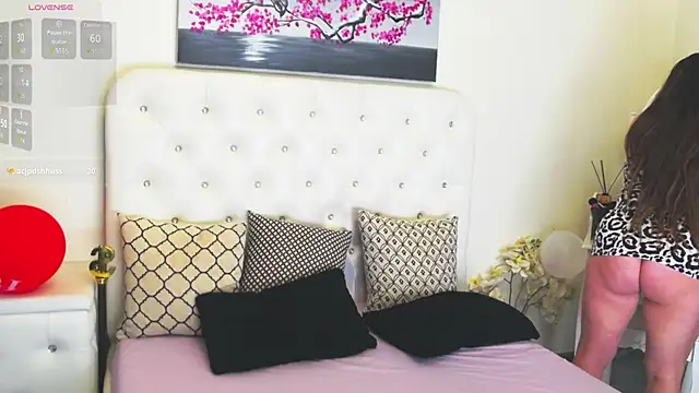 Ysabell01 online show from 11-02-25, 05:23