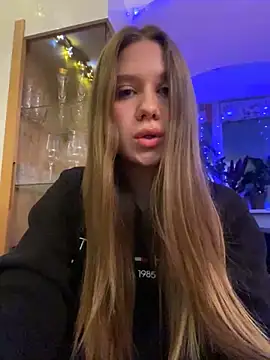 Snapshot of Bodee_Cat_ chatting on 12-06-24, 03:06 Bodee Cat online show from 12-06-24, 03:06