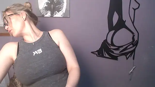  sexy lady online show from 06-03-26, 02:33