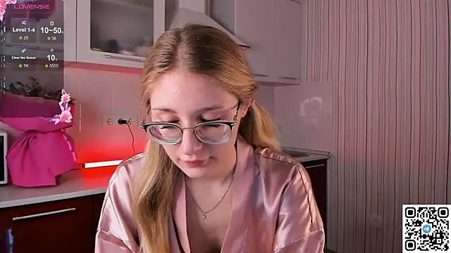 LivyyBossom online show from 02-02-25, 04:43