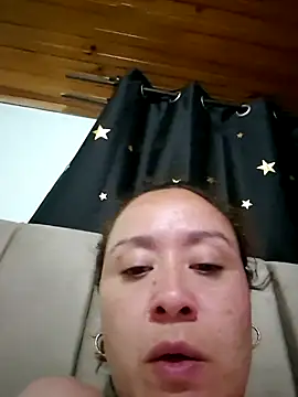 Snapshot of RenataSexy_ chatting on 05-12-26, 01:35 RenataSexy online show from 05-12-26, 01:35