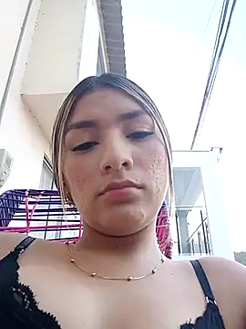 GIRL DONCELLA online show from 01-22-25, 10:37