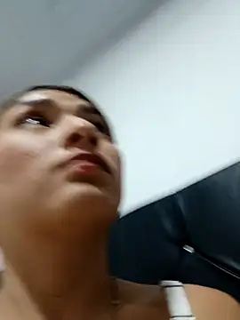 GIRL DONCELLA online show from 02-17-25, 10:05