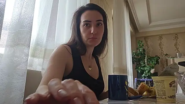 AlejandraDelaney online show from 11-28-25, 08:25